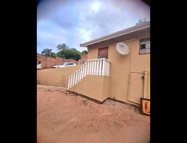 7 BEDROOM HOUSE FOR SALE IN CLAIRE ESTATE